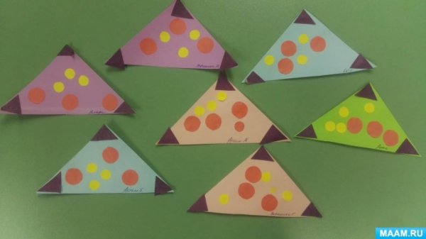 Аппликация платочек младшая группа