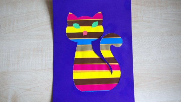 Аппликация из цветной бумаги