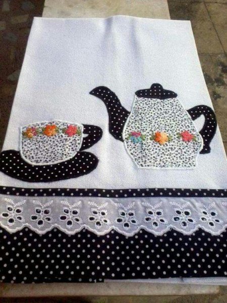 Аппликации на кухонных передниках