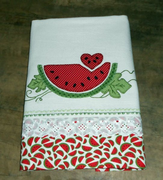 Вышивка на кухонном полотенце