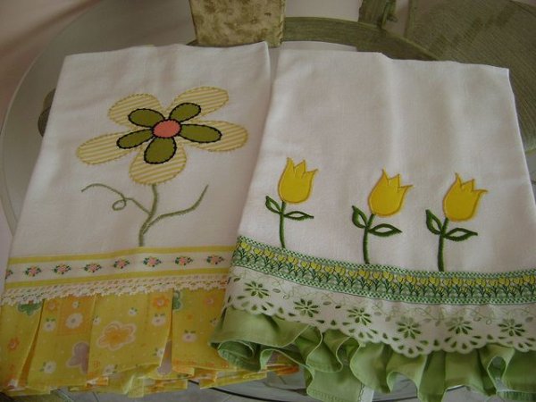 Маленькие сувенирные полотенца с аппликацией из ткани или бантиками