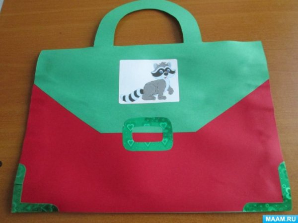 Портфель из картона