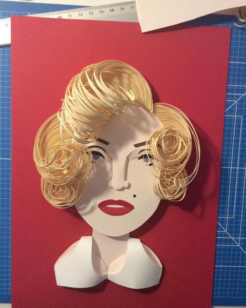 Объемный портрет из бумаги