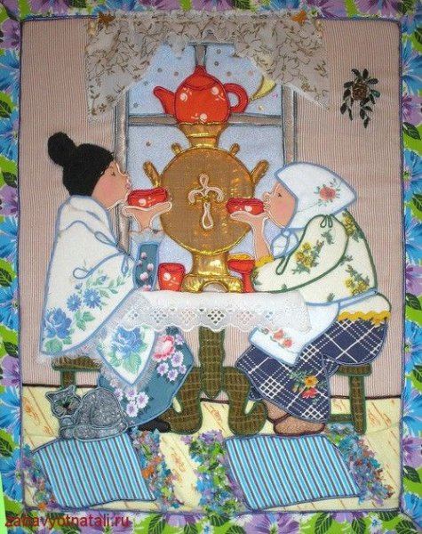 Панно кумушки у самовара