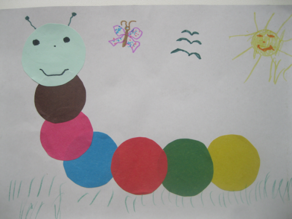 Гусеница из цветной бумаги