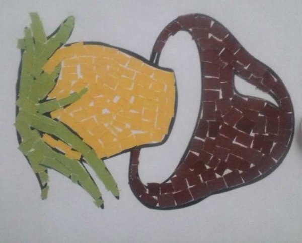 Мозаика из кусочков цветной бумаги