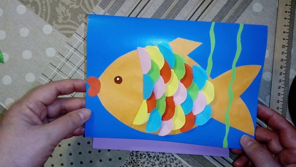 Поделка рыбка из цветной бумаги