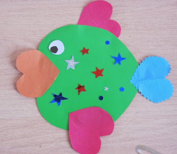 Аппликация рыба из сердечек