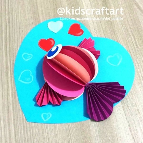 Сердечко из рыбок