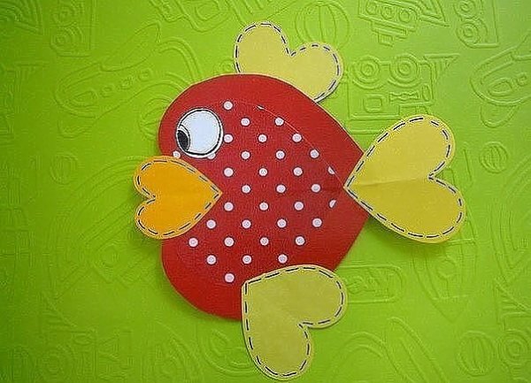 Рыбка из сердечек аппликация