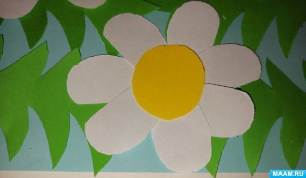 Аппликация ромашки из цветной бумаги