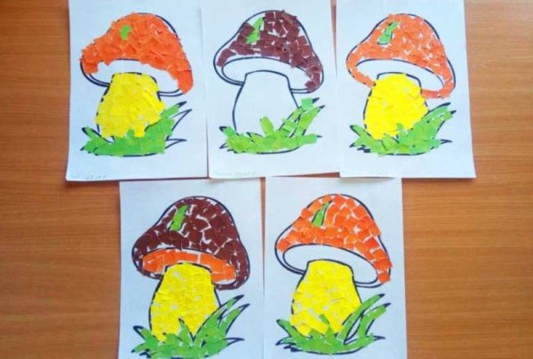 Обрывная аппликация гриб