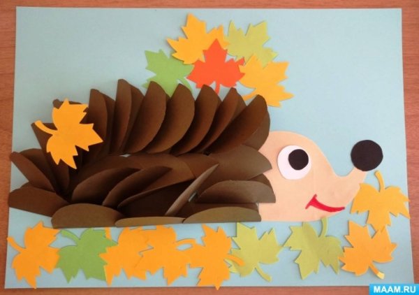 Ежик с листочками аппликация