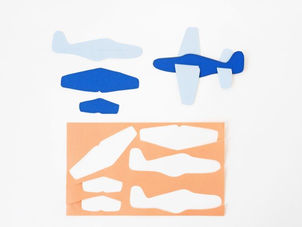 Самолет из картона