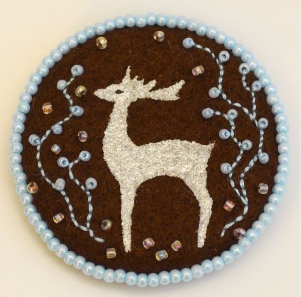 Брошь серебряное копытце