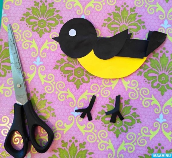Птичка из цветной бумаги