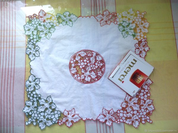 Аппликация на скатерть