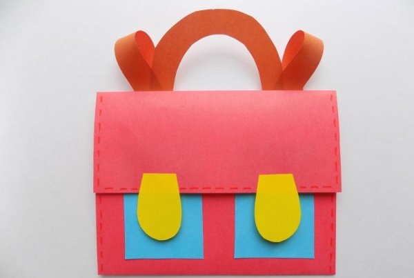 Аппликация на тему школьные принадлежности