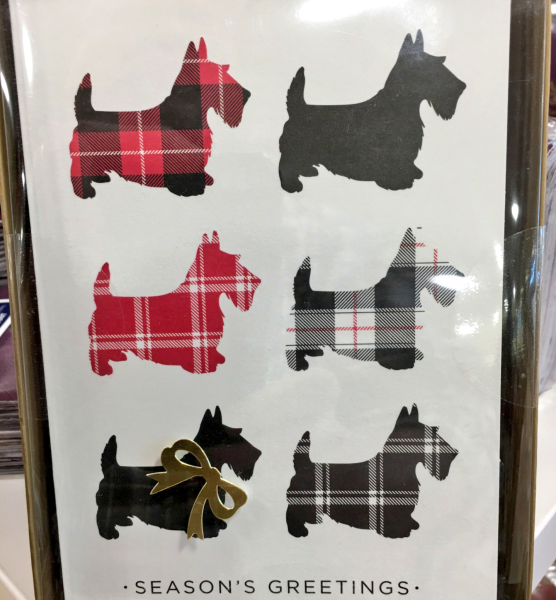 Аппликация на одежде со скотч-терьером