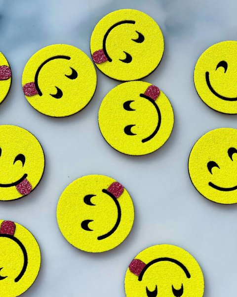 Аппликация смайлик из ткани