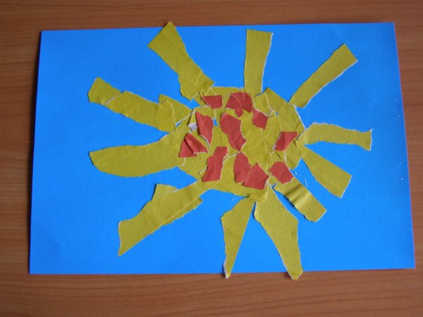 Обрывная аппликация из бумаги