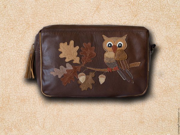 Косметичка с аппликацией из кожи