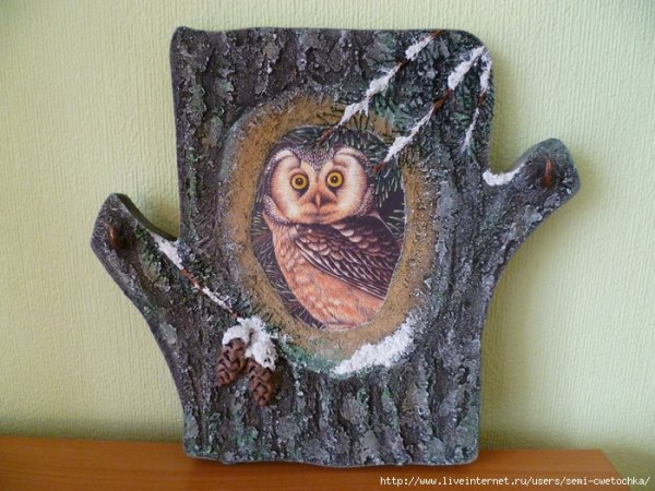 Сова в дупле