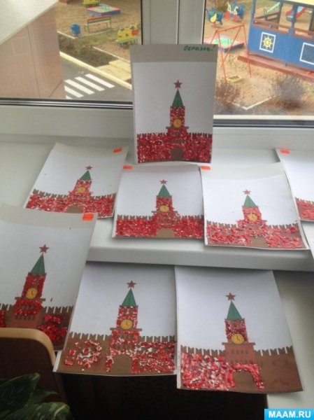 Аппликация в средней группе Спасская башня Кремля