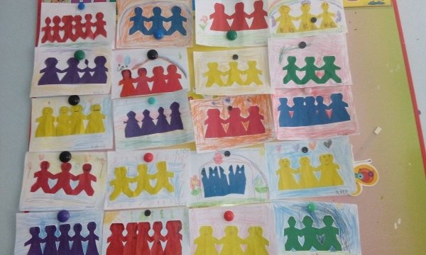 Аппликация Радужный хоровод подготовительная группа