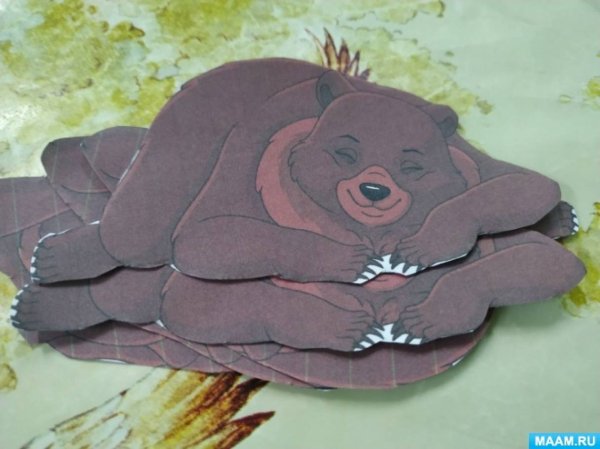 Медведь спит в берлоге аппликация