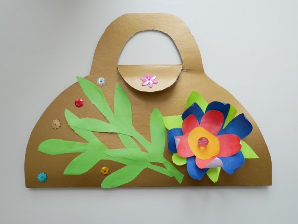 Сумочка для мамы из картона