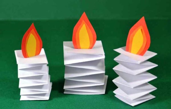 Поделка из бумаги Рождественская свеча