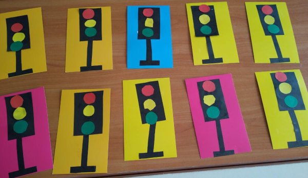 Аппликация светофор в средней группе