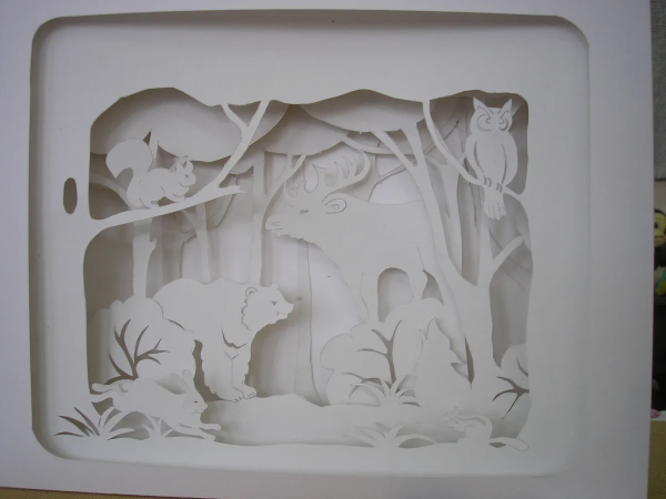 Многослойное панно из бумаги