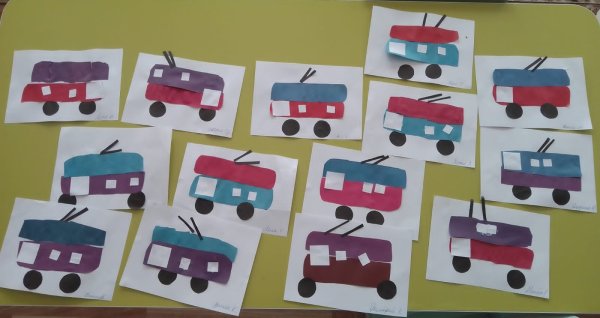 Аппликация в саршей группе "троллейбус""