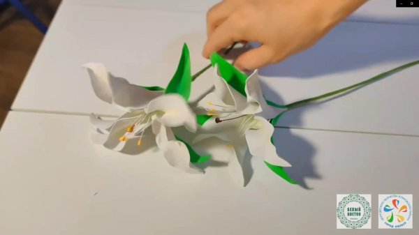 Поделка лилии из бумаги