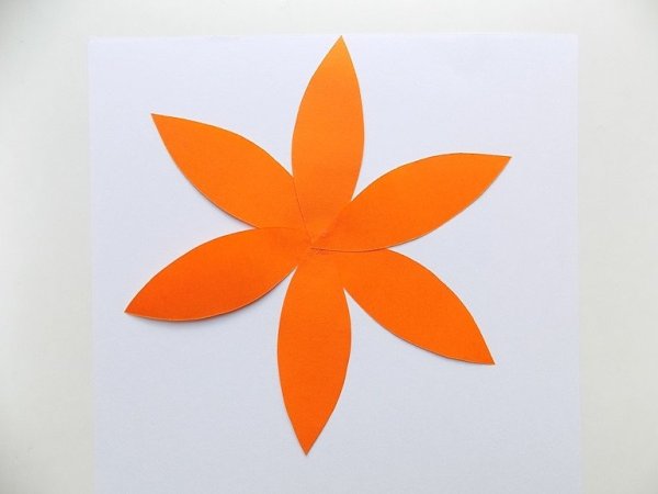 Лилии из цветной бумаги