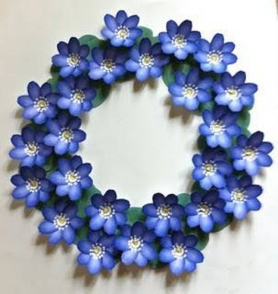 Венок из незабудок