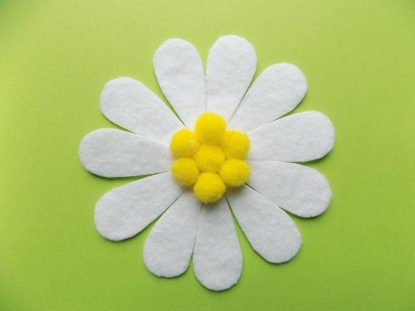 Ромашка из фетра
