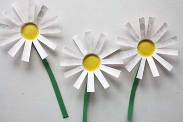 Поделка Ромашка из бумаги для детей