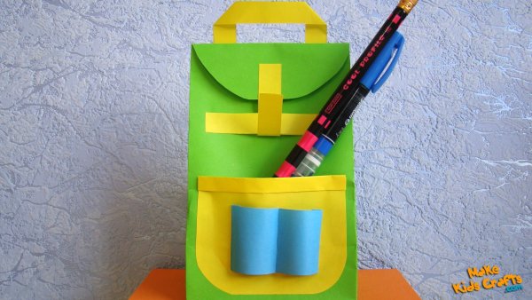 Школьный портфель из бумаги