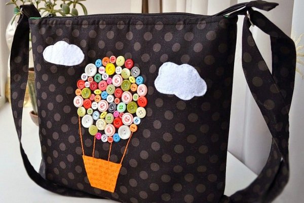 Украсить сумку пуговицами
