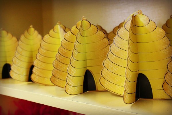 Поделка пчела