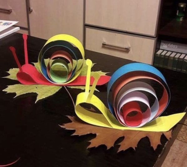Улитка из цветной бумаги
