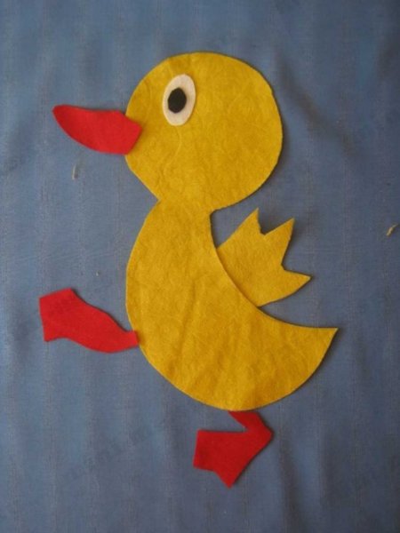 Уточка из цветной бумаги