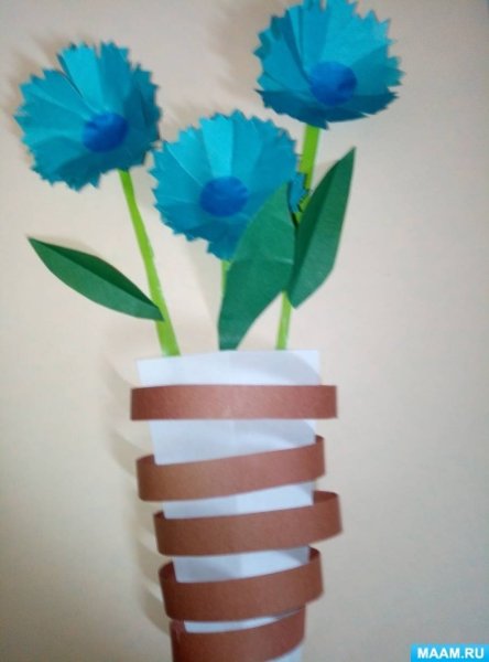 Аппликация Василек старшая группа