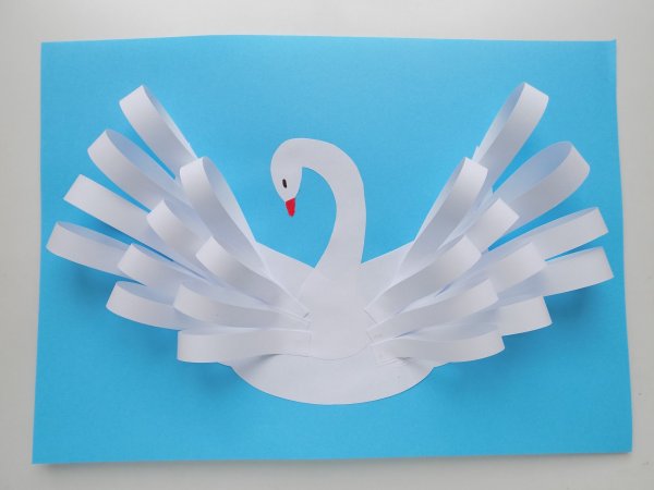 Аппликация лебедь из полосок