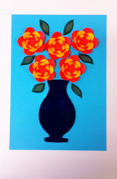 Объемная ваза с цветами