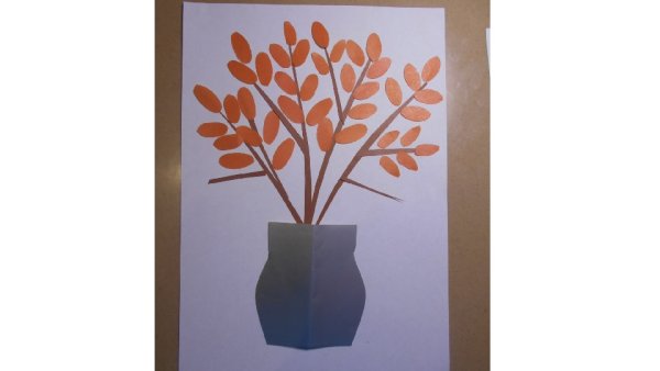 Аппликация ваза с ветками и цветами