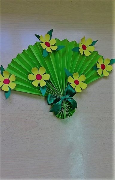Поделка веер из бумаги с цветами